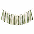 Guirlande à franges 150 x 45 cm en rubans textiles vert blanc style champêtre